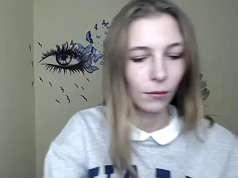 StrangerGi online show from December 8, 2024, 1:14 pm