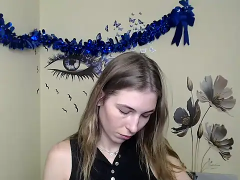 StrangerGi online show from January 4, 2025, 4:11 pm