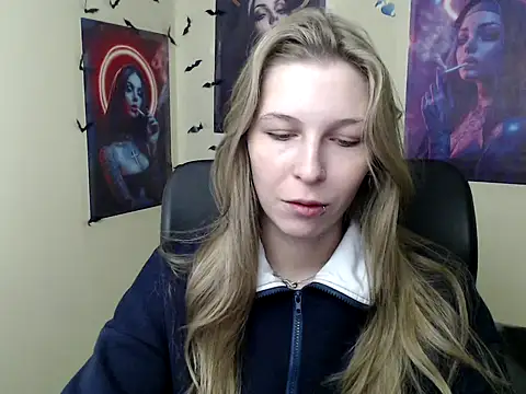 StrangerGi online show from April 18, 2026, 6:06 am