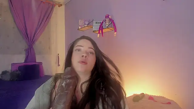 dennisbonnet  online show from September 18, 2025, 5:53 am