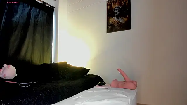 Nina Fuentes online show from November 12, 2025, 10:09 pm