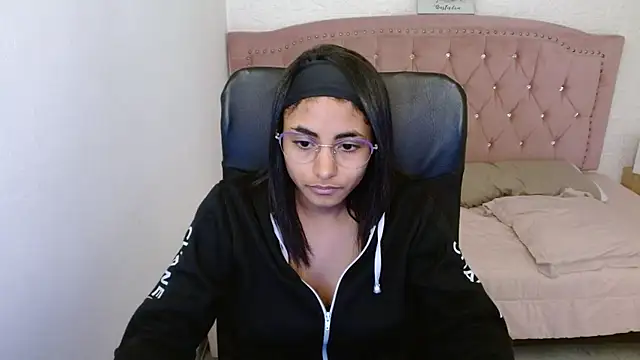 shaneelle online show from March 5, 2025, 9:27 am