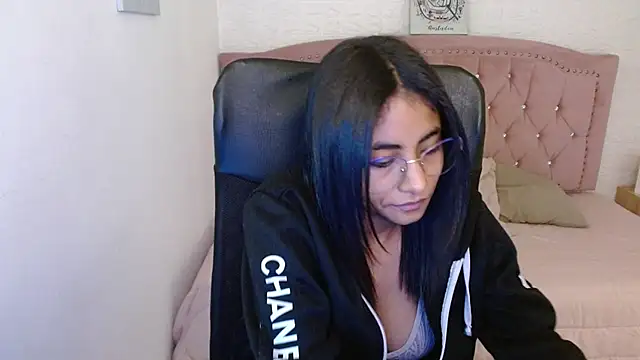 shaneelle online show from March 21, 2025, 6:05 am