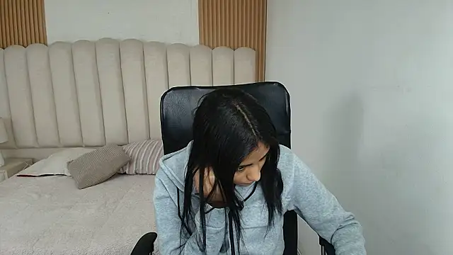 shaneelle online show from March 28, 2026, 3:06 am