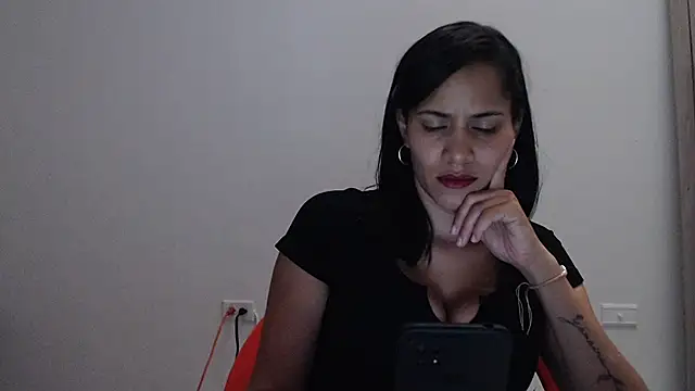 ambarsmith02 online show from February 16, 2025, 8:55 pm