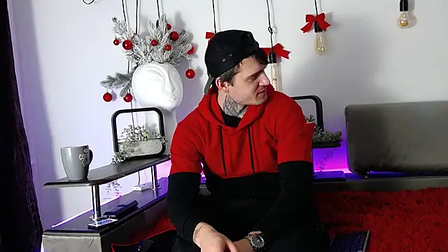 Snapshot of CarterCole chatting on December 31, 2024, 7:42 am CarterCole online show from December 31, 2024, 7:42 am