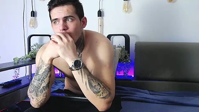 Snapshot of CarterCole chatting on January 18, 2025, 7:28 am CarterCole online show from January 18, 2025, 7:28 am