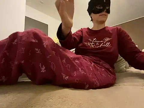 Marilou1983 online show from January 7, 2025, 9:46 pm