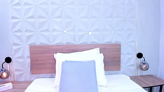 Stacey white  online show from April 1, 2026, 7:55 pm