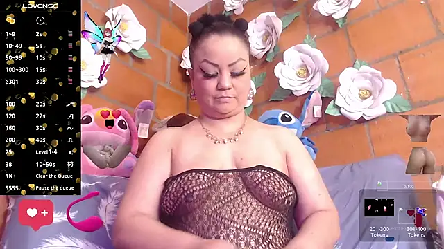 IngritBitch online show from November 12, 2025, 3:12 pm