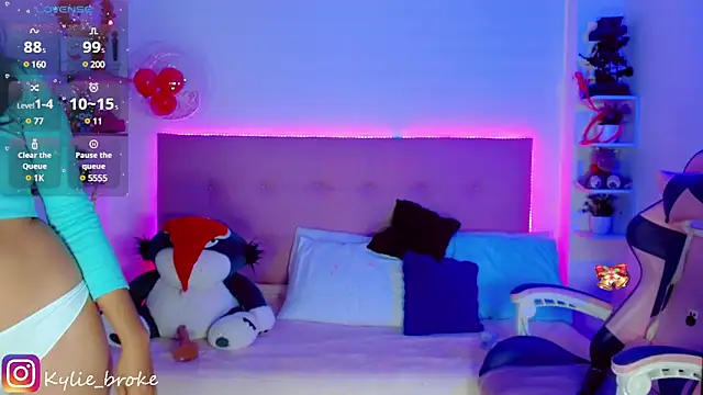 Kylie brokee online show from December 19, 2024, 3:18 am