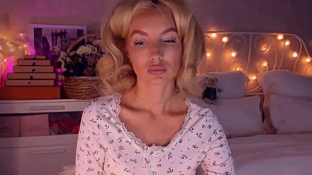 aestetick online show from December 22, 2025, 8:44 am