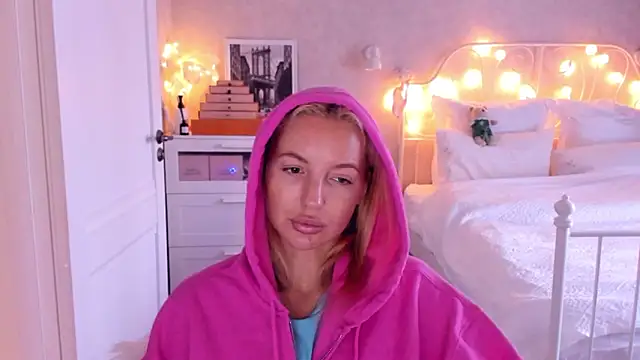 aestetick online show from January 19, 2026, 9:57 am