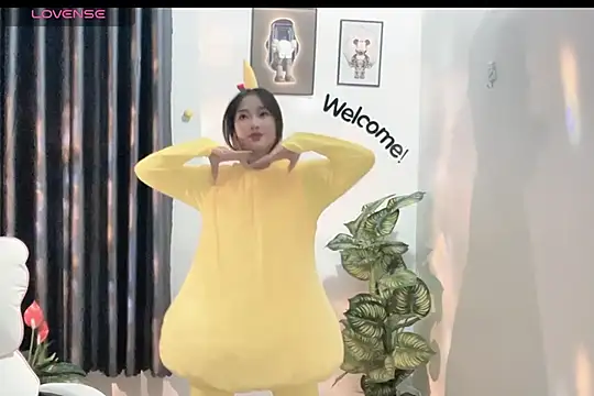  Aimy  online show from February 25, 2025, 6:31 pm