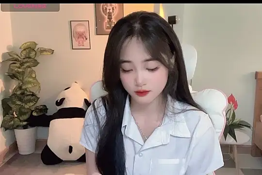  Aimy  online show from September 17, 2025, 4:03 am