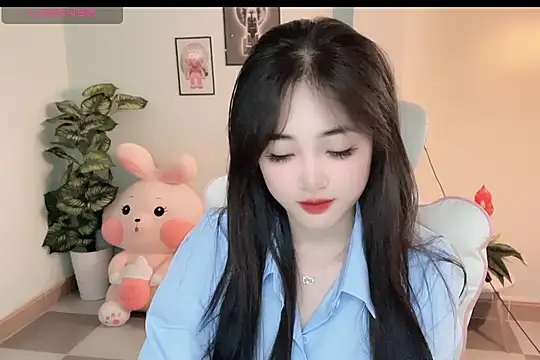  Aimy  online show from November 15, 2025, 4:10 am