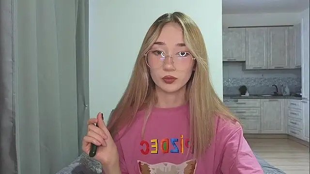 VikiSea online show from March 13, 2025, 12:02 pm