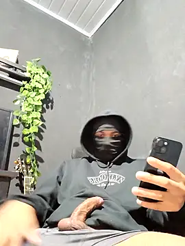 Snapshot of Brunildobcvt chatting on April 13, 2026, 7:47 am Brunildobcvt online show from April 13, 2026, 7:47 am