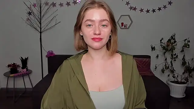 Snapshot of AidaPerry chatting on December 23, 2024, 6:16 pm AidaPerry online show from December 23, 2024, 6:16 pm