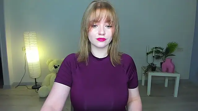 Snapshot of AidaPerry chatting on September 10, 2025, 4:51 pm AidaPerry online show from September 10, 2025, 4:51 pm
