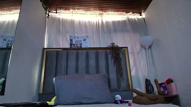  Marcela   online show from January 15, 2026, 12:43 pm