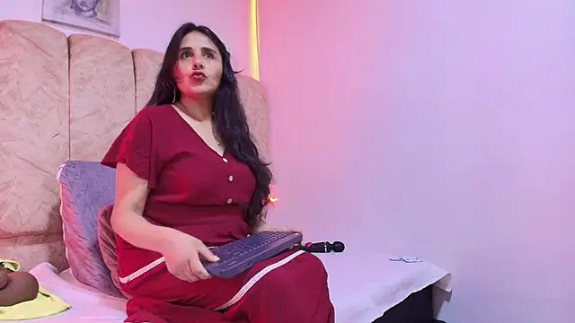  Marcela   online show from April 20, 2026, 11:35 am