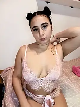 Juanamd1 online show from January 5, 2025, 8:54 am