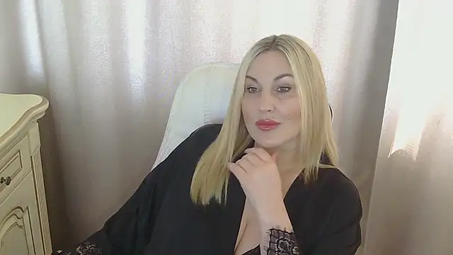 Snapshot of FOX-ME chatting on May 7, 2026, 6:41 am FOX-ME online show from May 7, 2026, 6:41 am