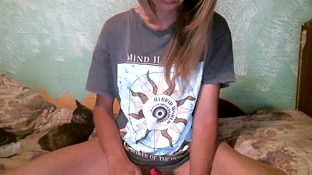 DennisXCaroll online show from September 20, 2025, 4:19 pm