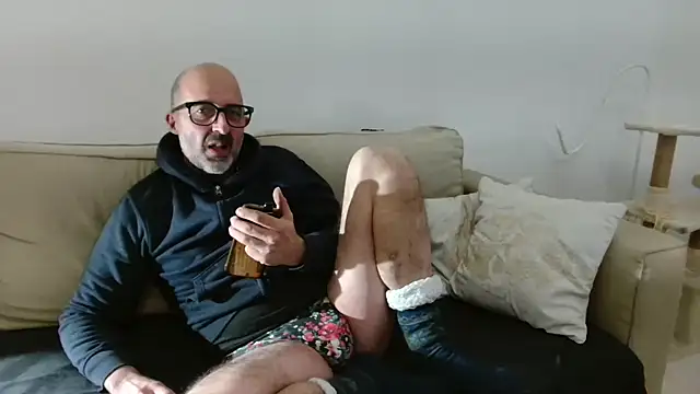 newsimo74 online show from November 14, 2025, 7:23 pm