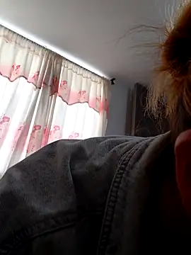 Nahiajhonson  online show from January 5, 2026, 9:29 pm