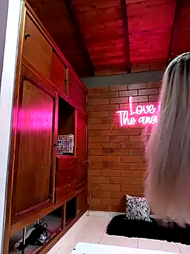 SamaraJay1 online show from March 13, 2025, 11:41 am