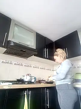 coral smitth online show from September 25, 2025, 7:50 pm