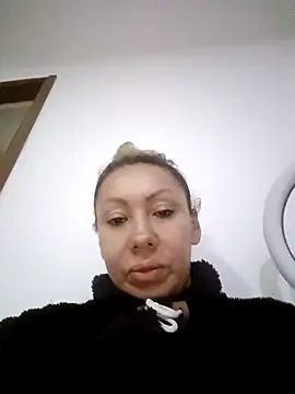 coral smitth online show from November 6, 2025, 3:02 pm