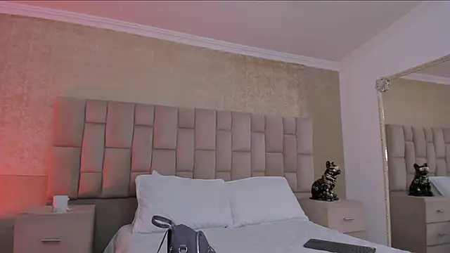 EmmaTorres  online show from January 20, 2025, 8:18 pm