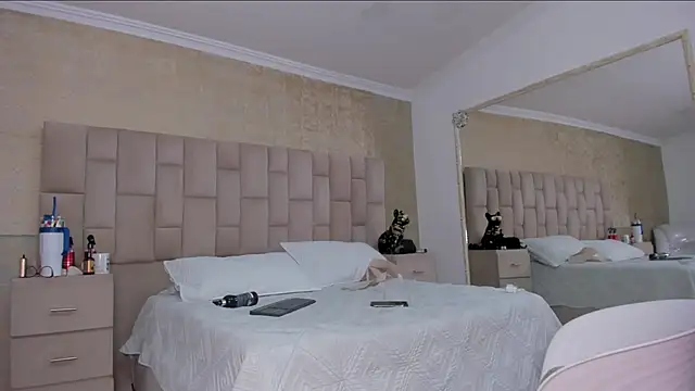 EmmaTorres  online show from January 22, 2025, 2:37 am