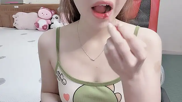 Snapshot of TrinhH_Nabbi chatting on June 4, 2026, 7:47 am TrinhH Nabbi online show from June 4, 2026, 7:47 am