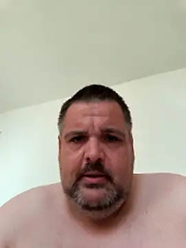 Snapshot of Ronny2510 chatting on April 28, 2026, 2:11 pm Ronny2510 online show from April 28, 2026, 2:11 pm