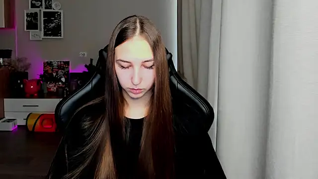 Sm0ly online show from September 27, 2025, 2:05 am