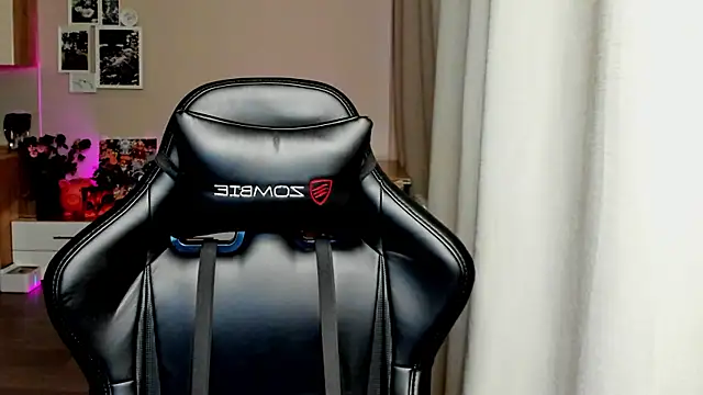 Sm0ly online show from October 21, 2025, 1:50 am