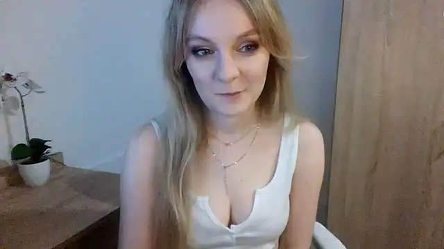 AlmaHoney online show from March 17, 2025, 7:15 pm