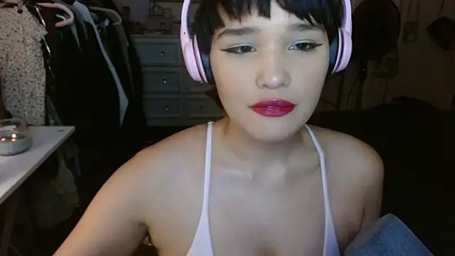 Snapshot of nomichuu chatting on May 7, 2026, 5:35 am nomichuu online show from May 7, 2026, 5:35 am