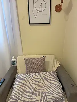 Brownfitbabyy online show from March 4, 2026, 12:00 pm