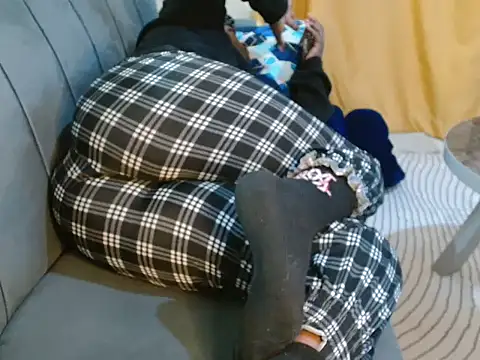 leslysexygirl online show from September 23, 2025, 6:16 am