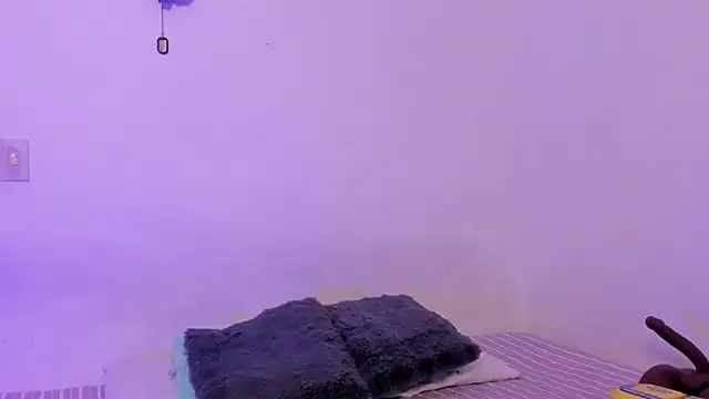 crystalvazquez online show from January 6, 2026, 12:53 pm