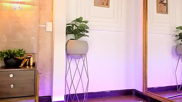 AlessiaLondon online show from February 28, 2025, 10:09 am