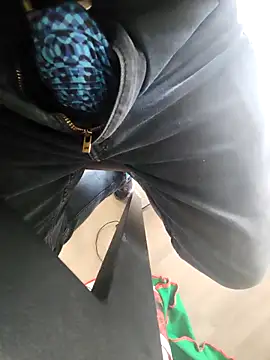 Policeman20742 online show from December 21, 2025, 7:43 pm