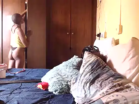 Snapshot of LONGBLKCLIT36 chatting on February 6, 2026, 9:45 am LONGBLKCLIT36 online show from February 6, 2026, 9:45 am