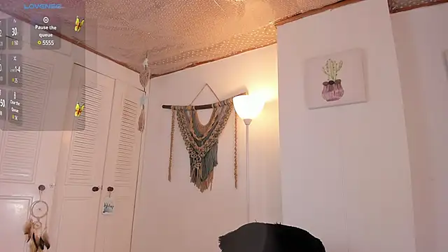 anaruiz  online show from January 14, 2025, 3:26 pm