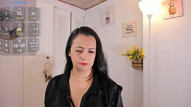 anaruiz  online show from February 18, 2025, 10:25 pm